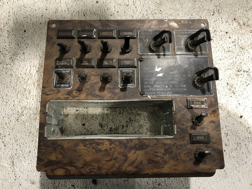 1984-2001 Kenworth T600 SWITCH Dash Panel - Used