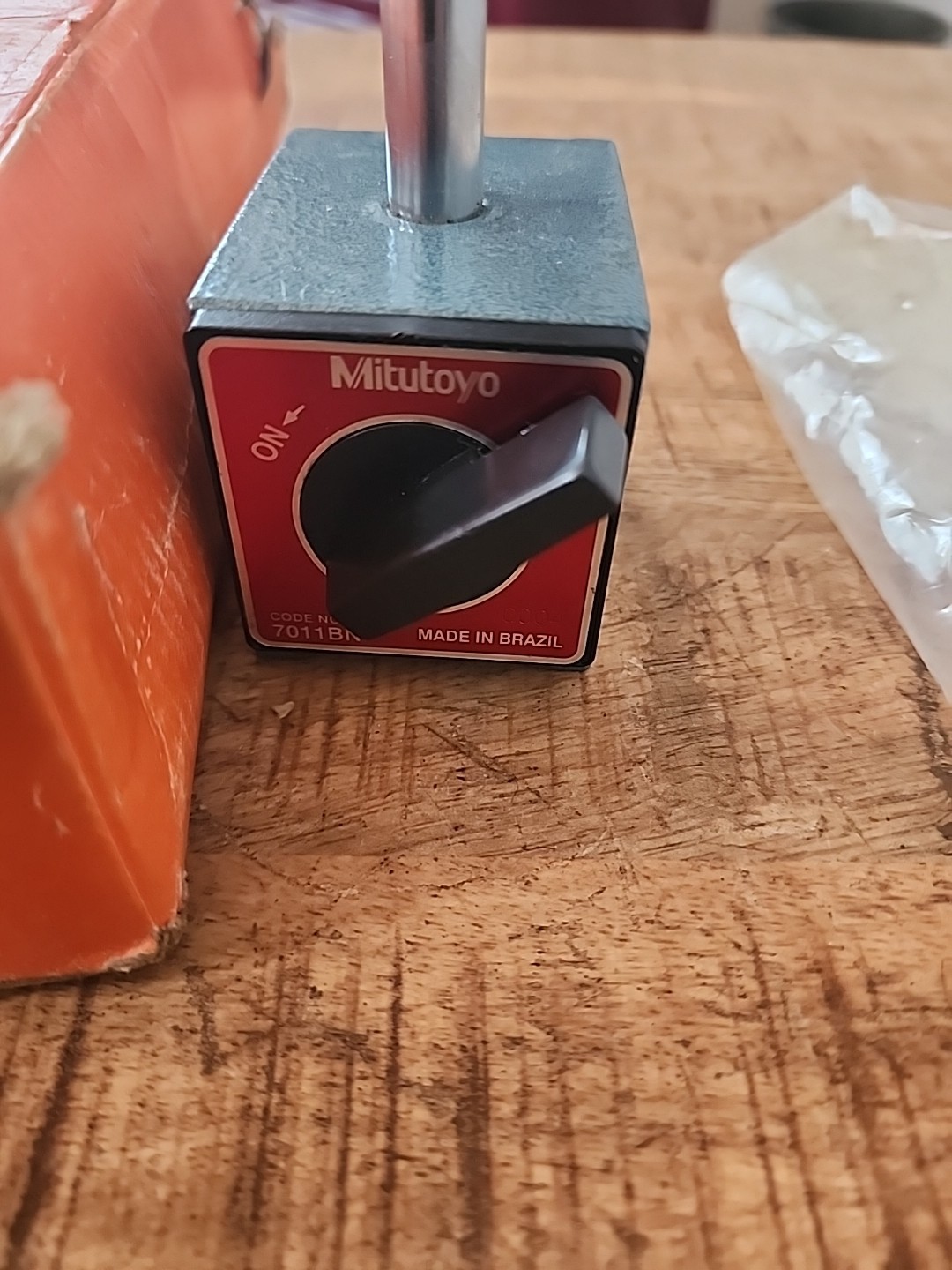 Mitutoyo 7011BN Magnetic Stand Indicator Holder