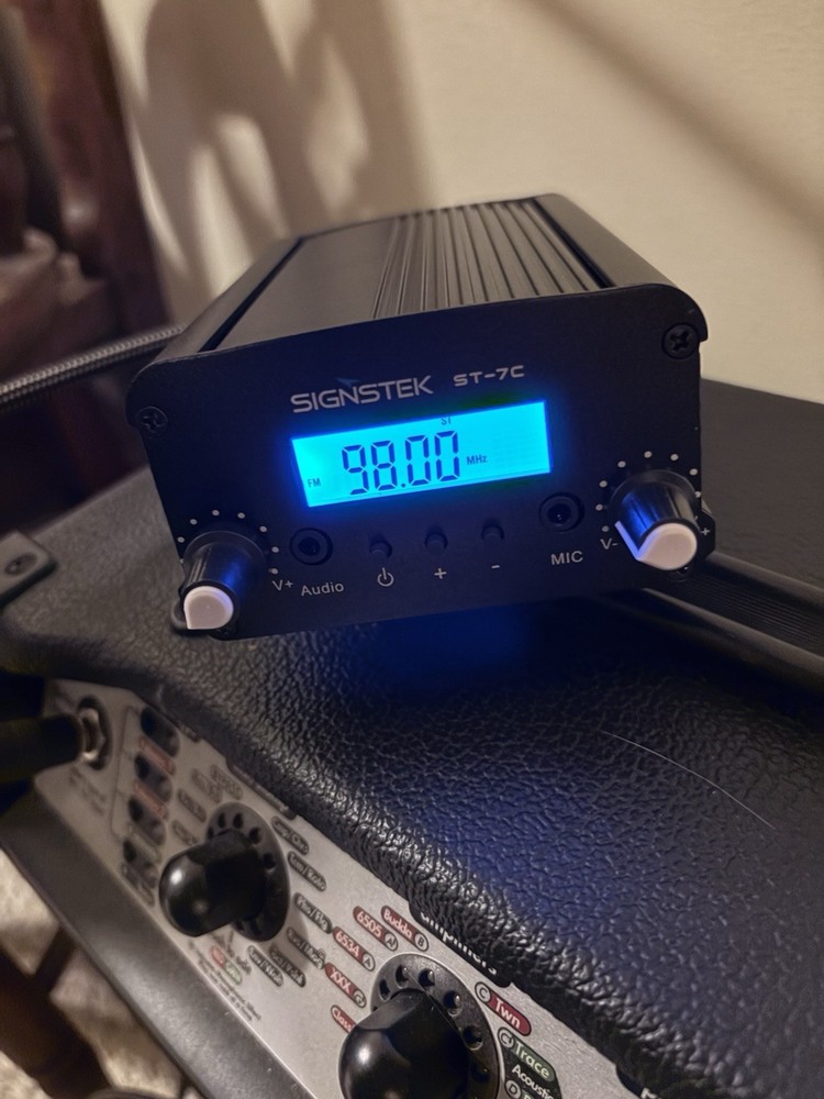 SIGNSTEK Portable FM Transmitter ST-7C Dual Power