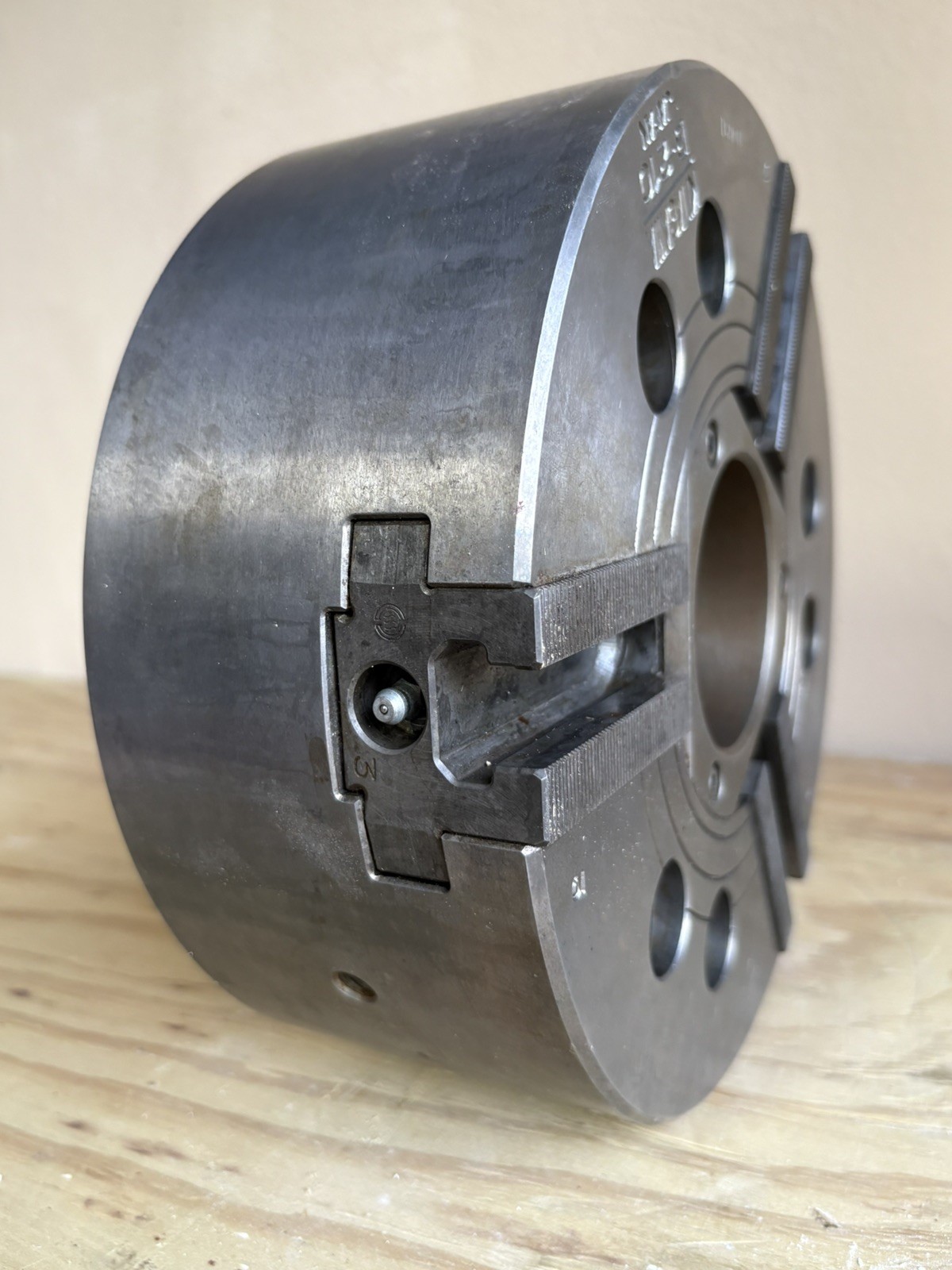 KITAGAWA B-210 | 10" 3 Jaw Power Chuck 31mm To 254mm 75mm Bore Hole