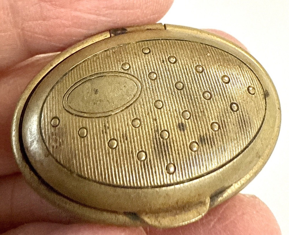 Antique 1924 Richard Hudnut “Three Flowers” Solid Perfume Compact • Brass Oval