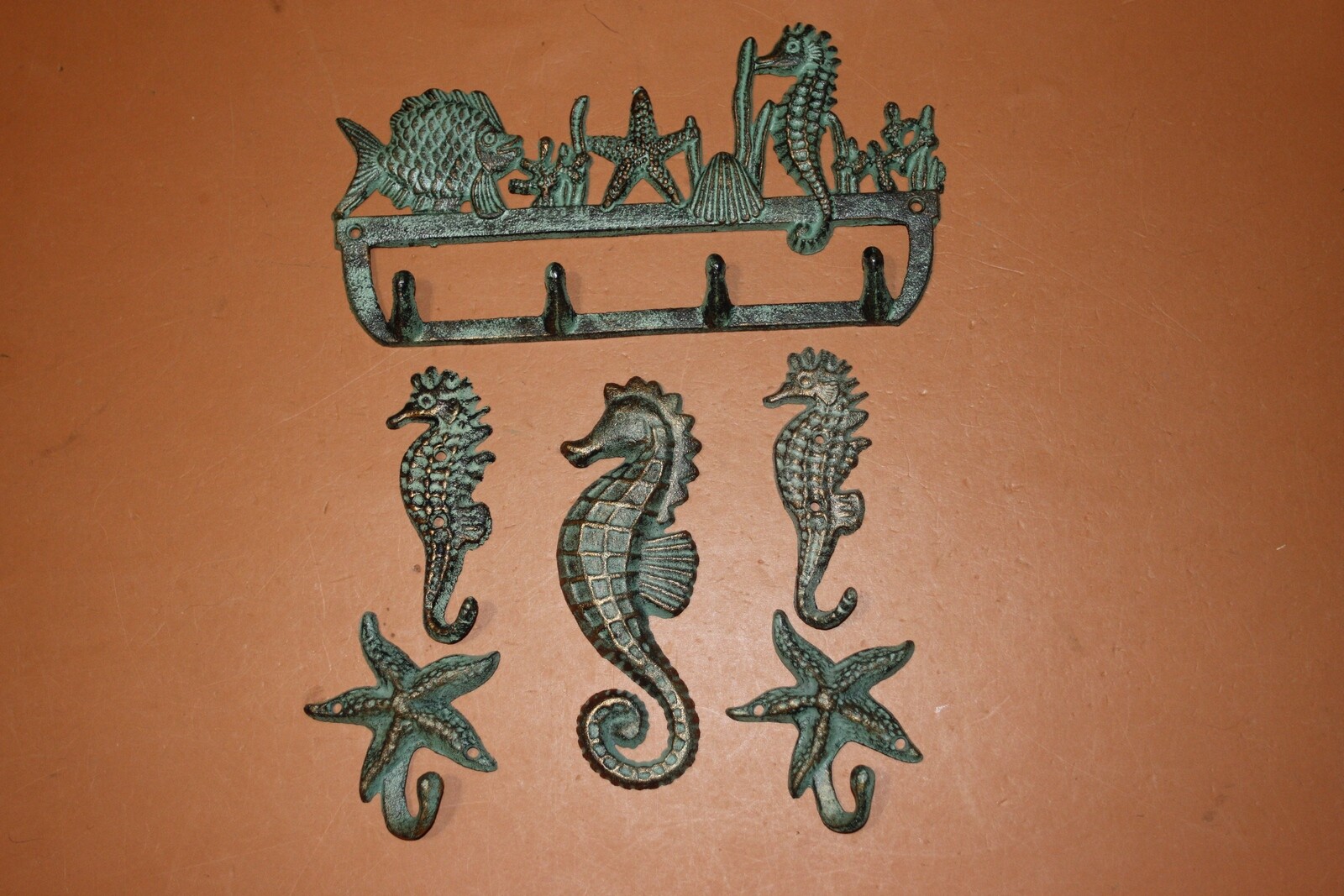 (6) Sealife Seahorse Starfish Bathroom Towel Wall Hooks Plaque, Blue Seas Set