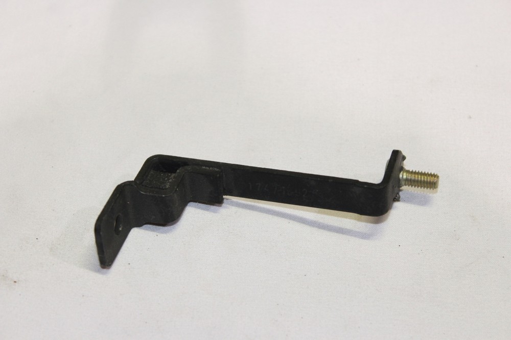 Engine cover bracket rear left for BMW E-31 E-32 E-34 E-38