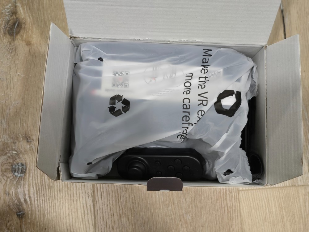 Destek VR5 Smartphone VR Headset w Controller Black