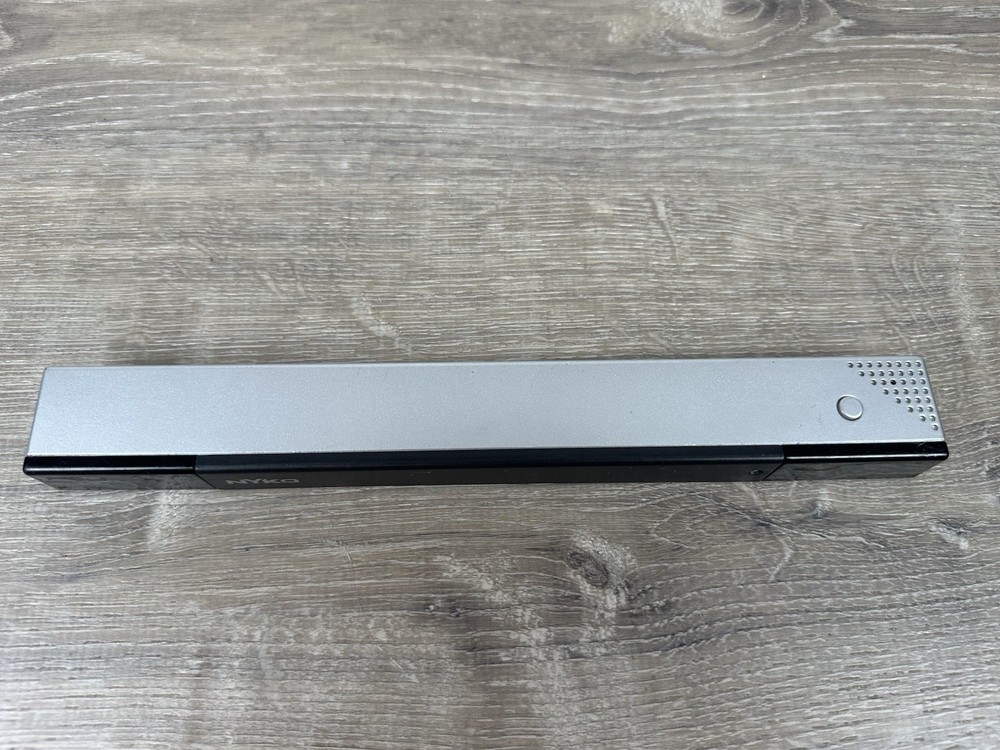 NYKO 87005-E14 Wireless Sensor Bar for Nintendo Wii Game Console