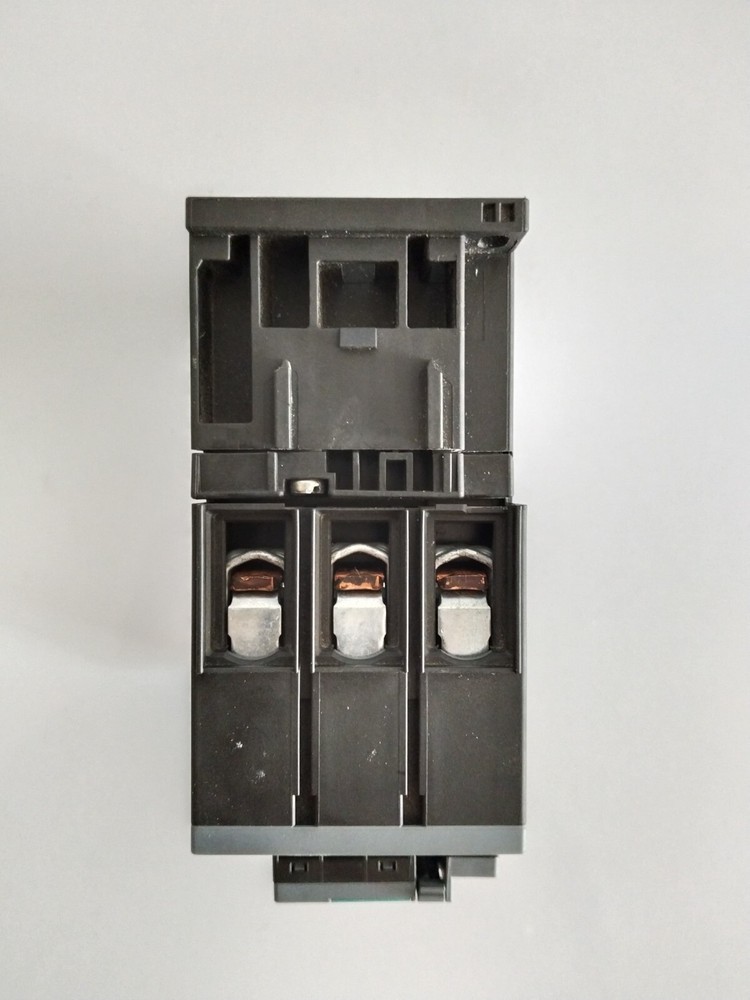 SIEMENS POWER CONTACTOR 3RT2038-1AL2O