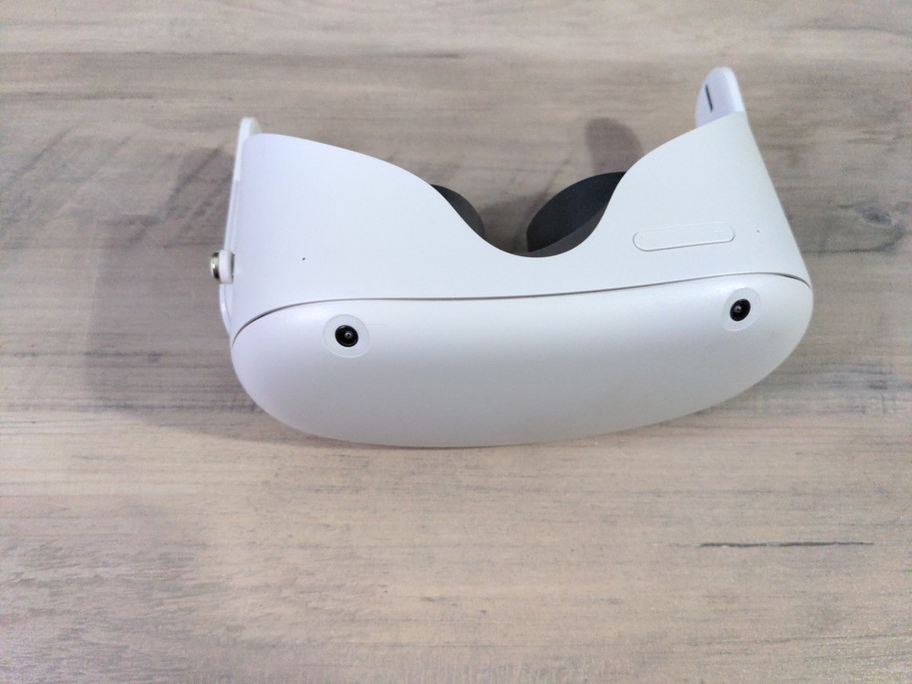 Oculus Meta Quest 2 VR Headset 128GB + Controller Pair + Anker Charger