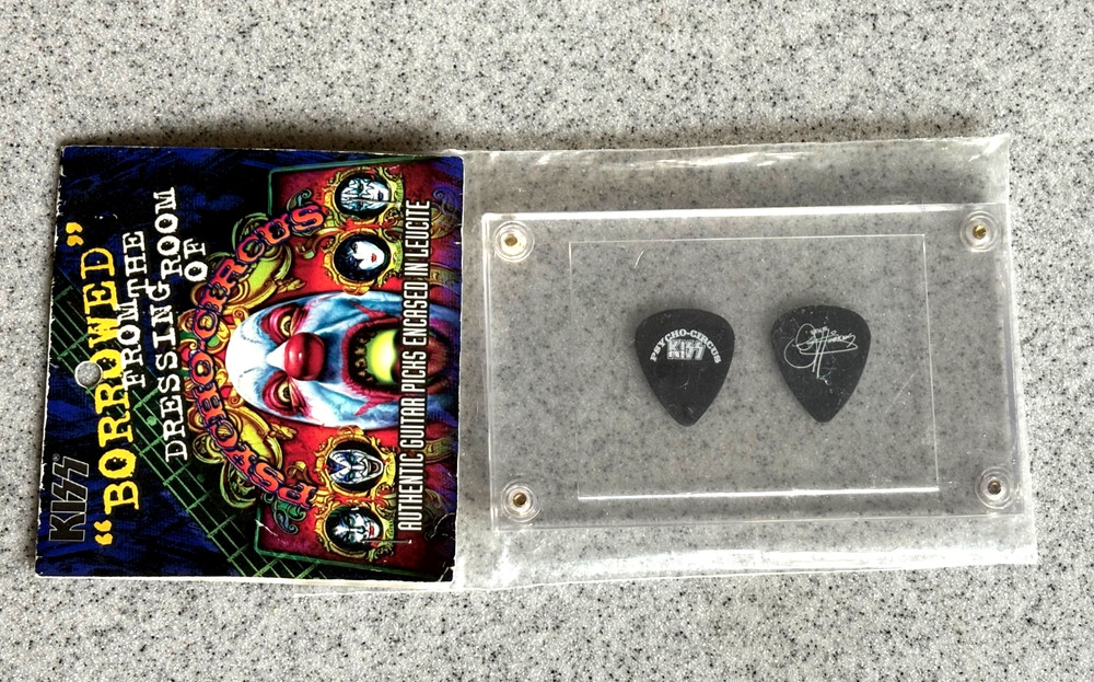 KISS Guitar Pick GENE SIMMONS Psycho Circus Spencers 1998 Vintage Kiss