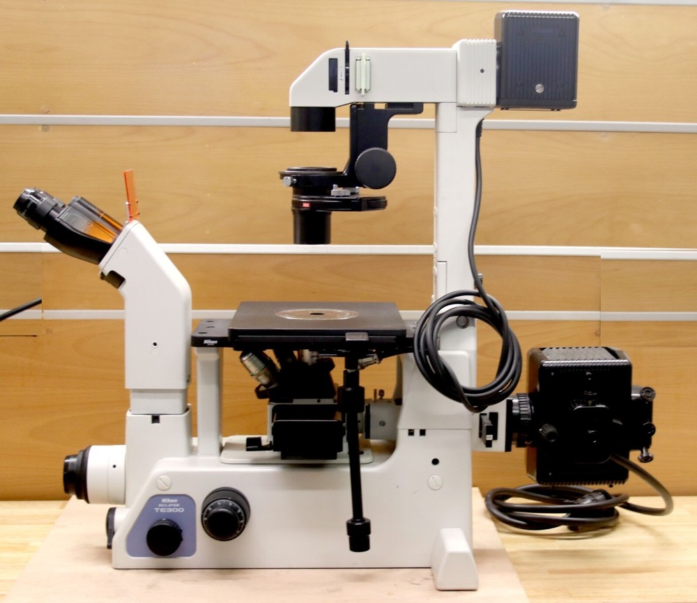 Nikon Eclipse TE300 Inverted Phase Contrast Fluorescence Microscope 5 Objectives