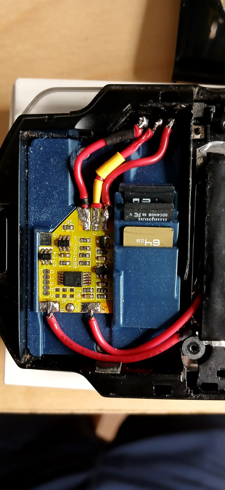 PSP 2000/3000 battery tray with microSD storage for battery modification fix.