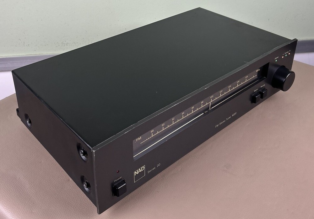 NAD 4020 STEREO TUNER