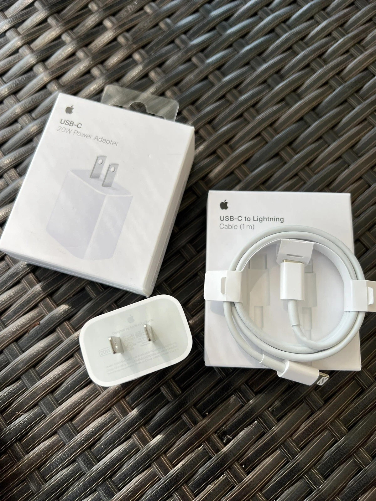 OEM Genuine Apple iPad 20W USB-C Wall Charger Power ADAPTER with U to L 1m  NEW