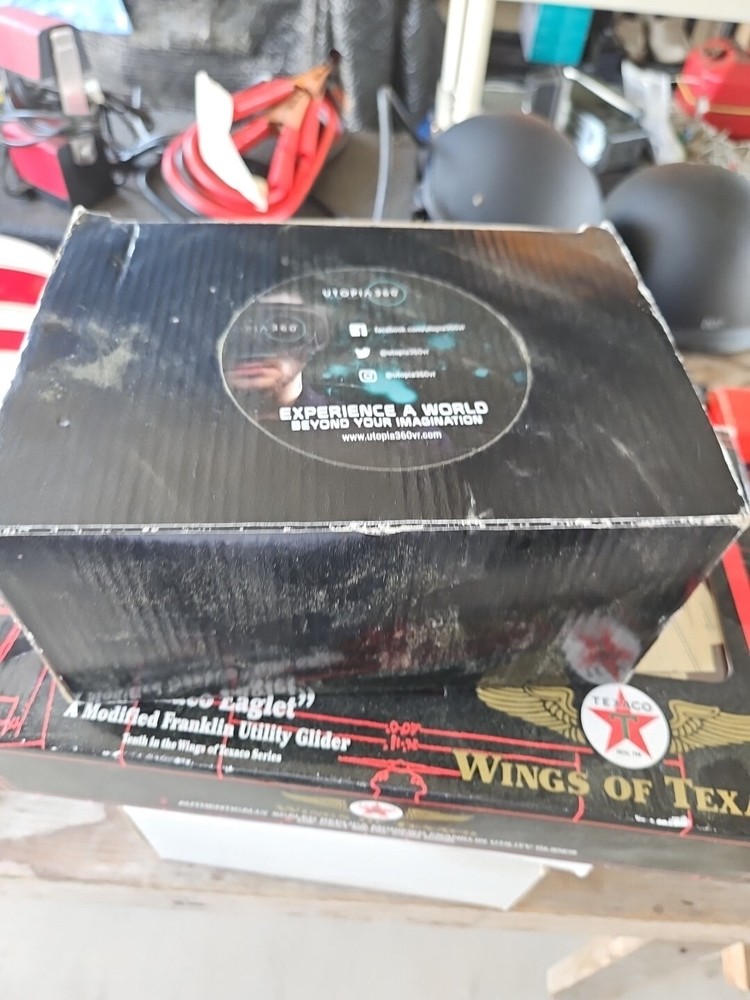 Utopia 360 Universal Virtual Reality Headset W/ Bluetooth Controller .