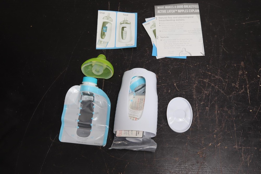 Kiinde Breastfeeding Starter Pack Twist Kit - New Open Box