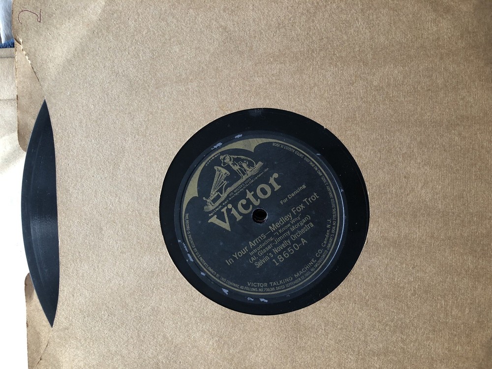 victrola record player antique