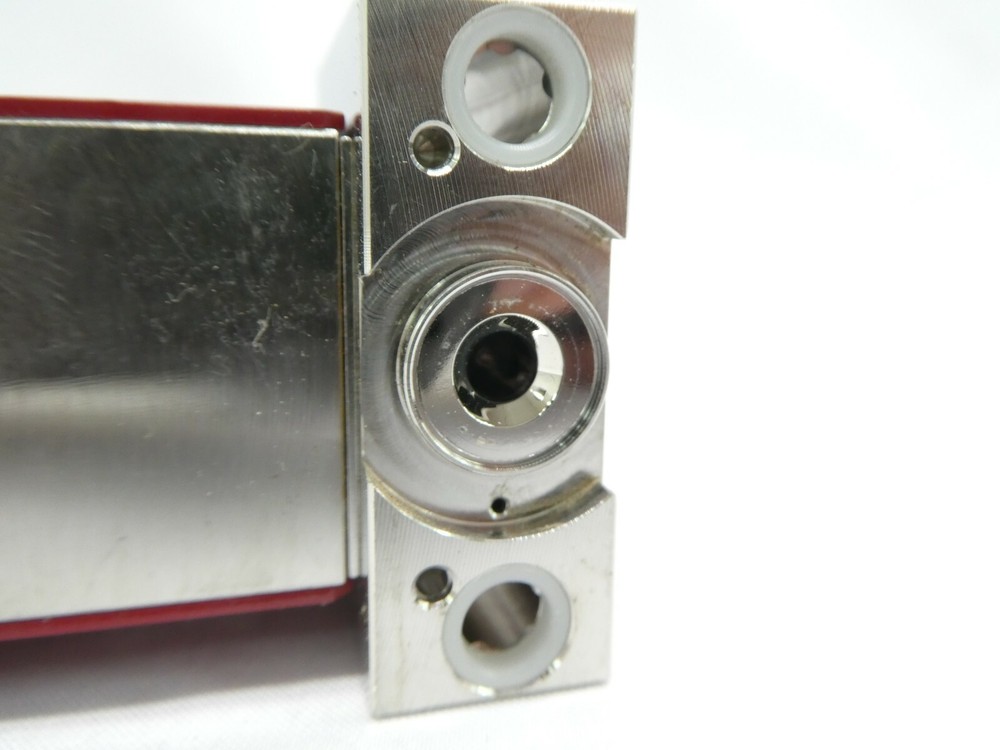 STEC SEC-7330M MFC Mass Flow Controller SEC-7330 30 CCM O2 Working Spare