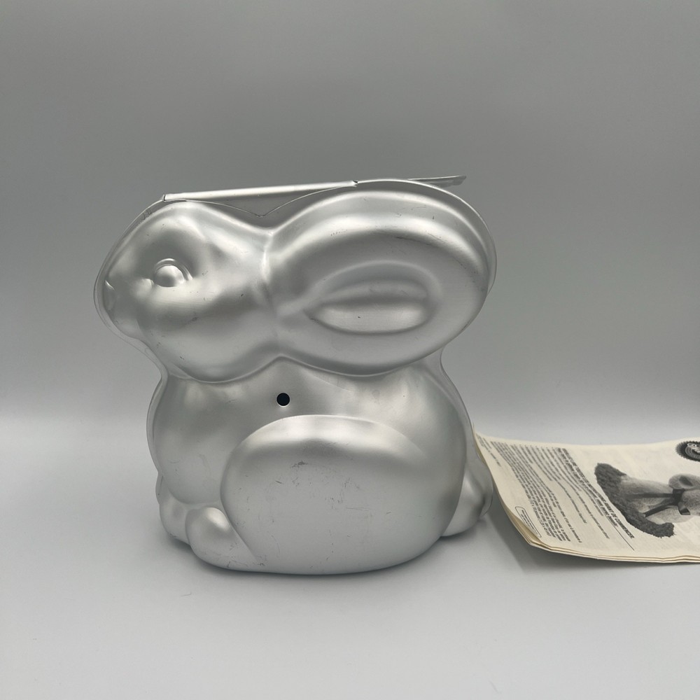 Wilton 3D Bunny Cake Pan 2004