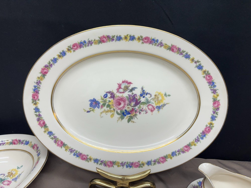 Castleton "CASTLETON MANOR" USA ~ 4 Piece Serving Set: Platters, Bowl, Gravy