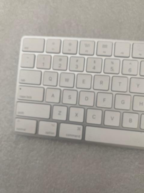 Apple A1843 Wireless Keyboard w/ Numeric Keypad MQ052LL/A Bluetooth Grade B