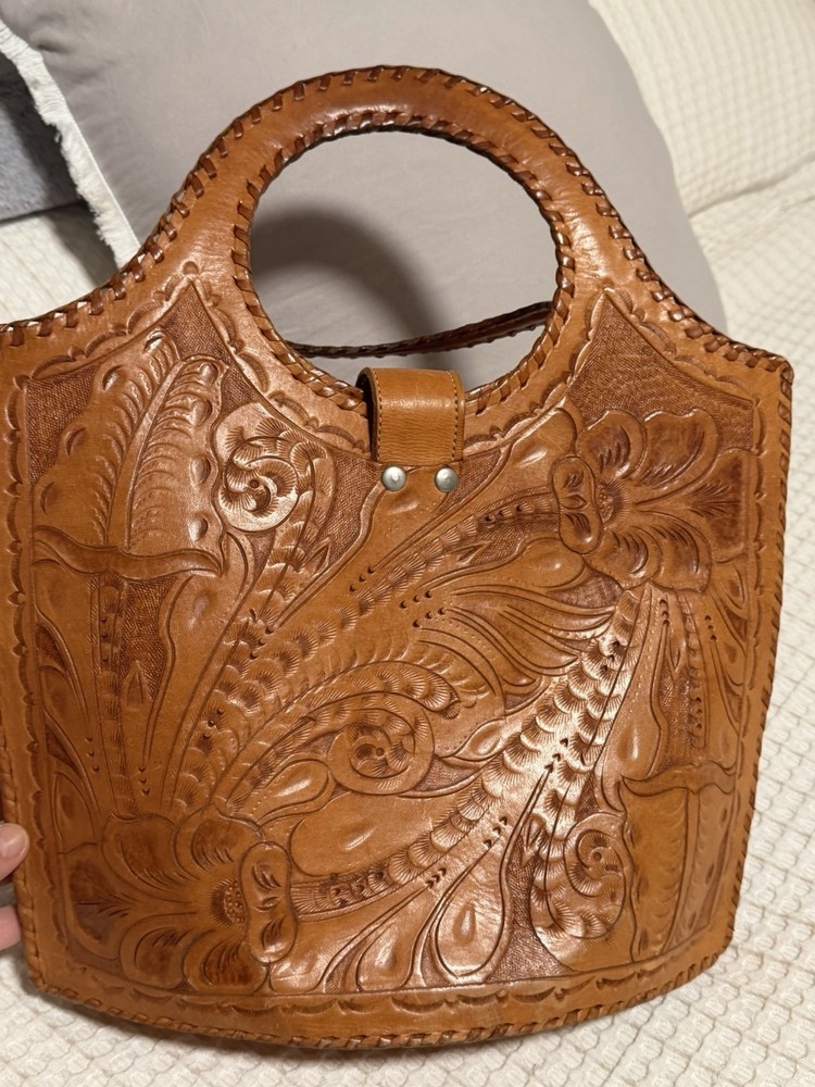 Hand Tooled Leather Purse: Vintage