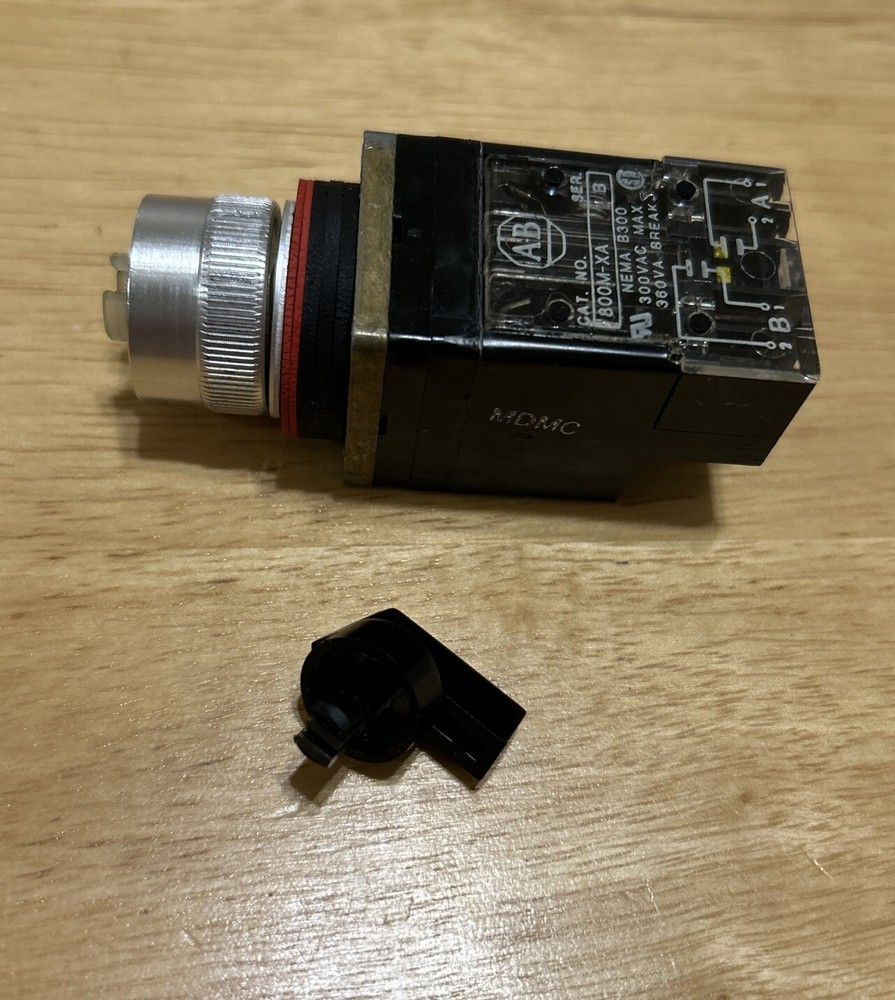 ALLEN BRADLEY 800MR-JH9BLA SMALL ROUND SELECTOR SWITCH UNIT 3 POSITION SPRING