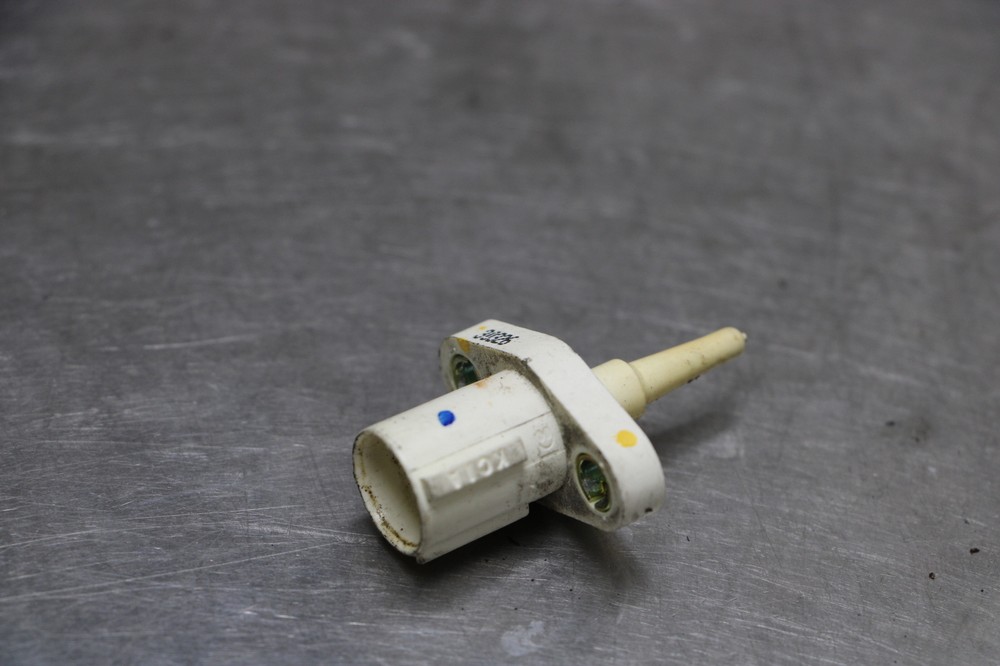 03-04 Honda 600RR Air Temperature Temp Sensor