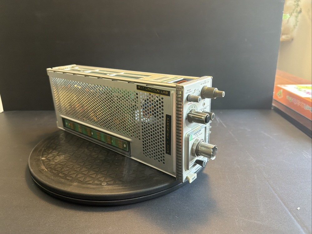 Tektronix 7S11 Sampling Unit Plug-In Module Vintage Oscilloscope UNTESTED B.2