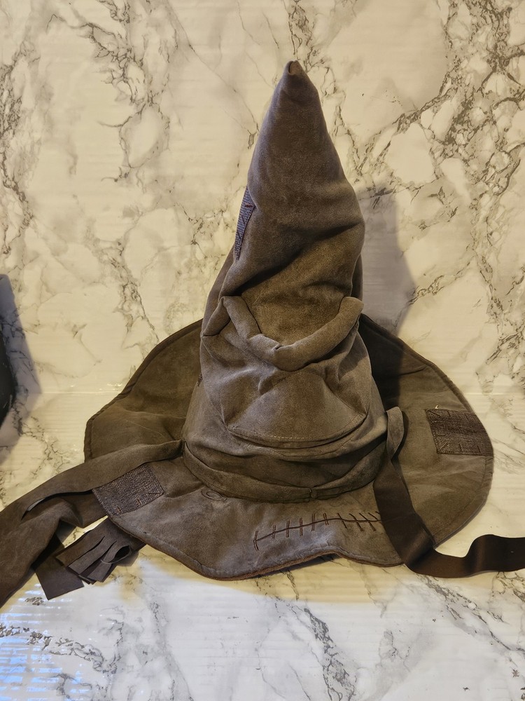 Wizarding World Harry Potter Talking Animated Sorting Hat