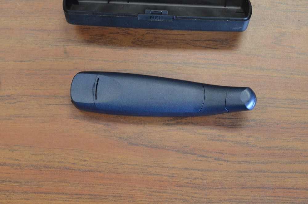 Wizcom Technologies model Quicklink with case