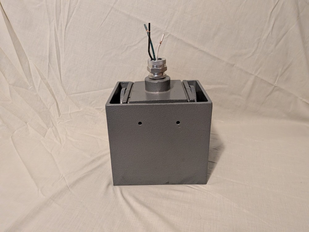 BRAND NEW Hardwired Circle D Remote Power Distribution Box