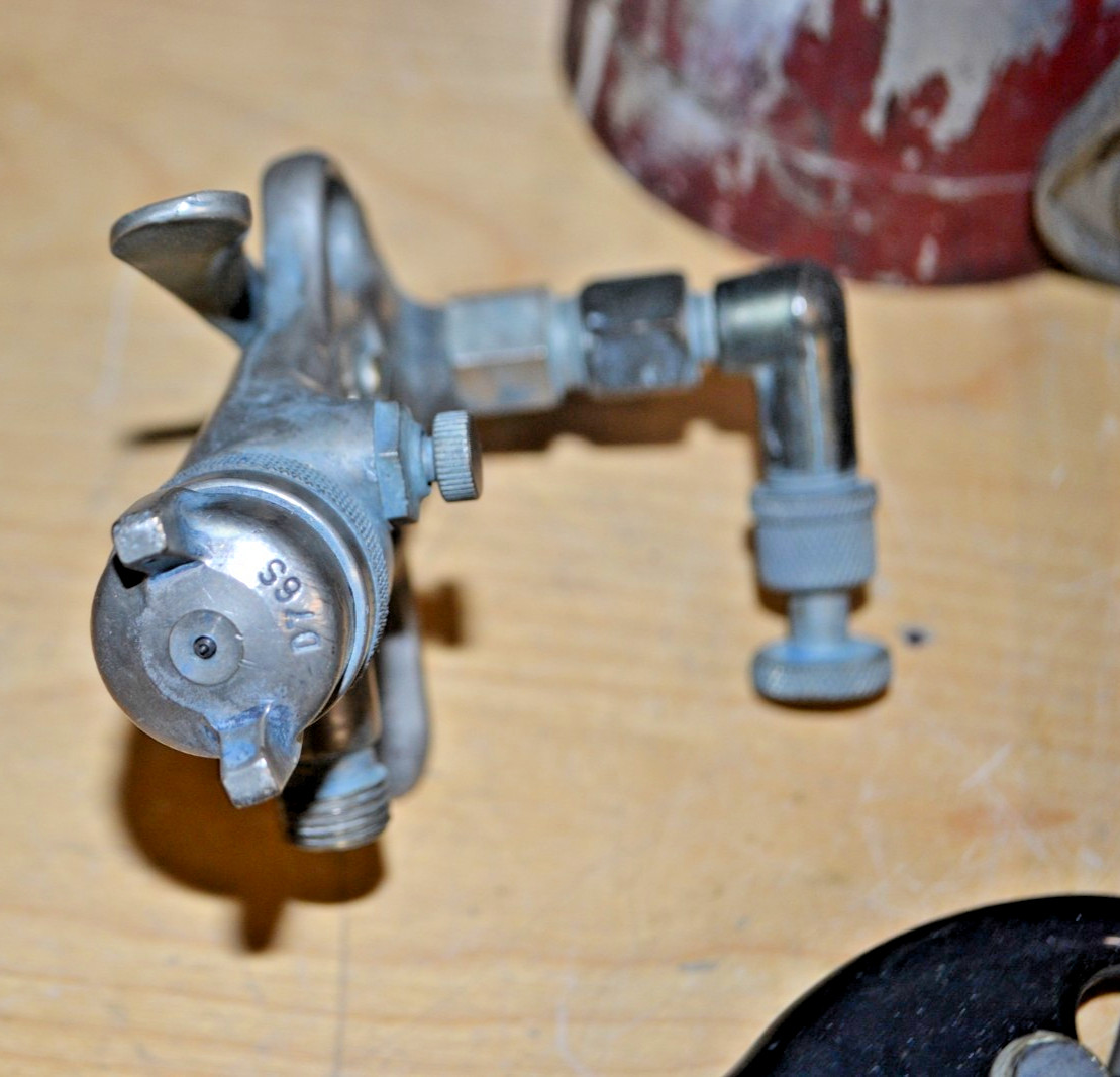 BINKS Mfg. Co. Models 7 , 18 , 15 Paint Spray Guns Lot, Nozzles, Cans ~ USA MADE