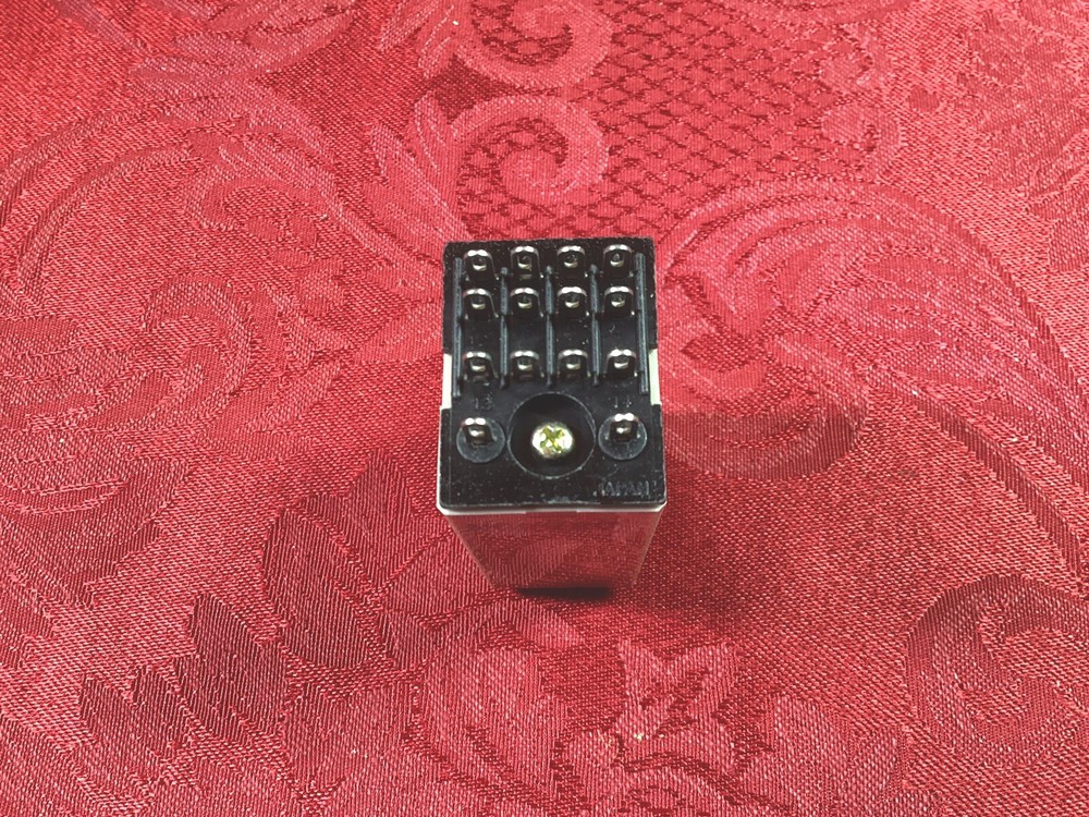 Omron H3Y-4 10 Second Timer 24 VDC “New”!