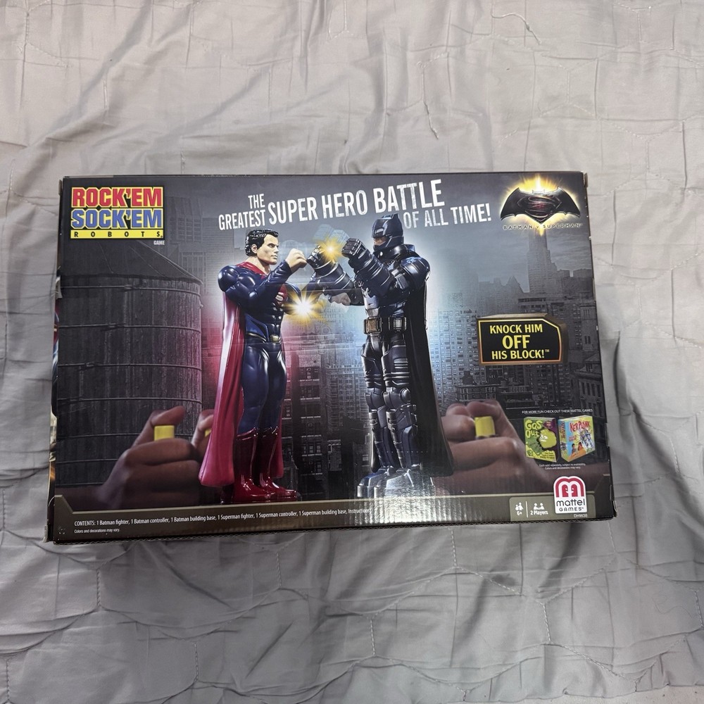 Rock Em Sock Em Robots BATMAN vs SUPERMAN DC Comics Game Mattel 2015