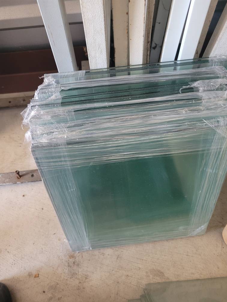 Tempered glass shelves with connectors various sizes