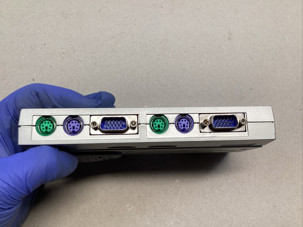 IOGEAR GCS14 4-Port MiniView PC PS/2 KVM Switch