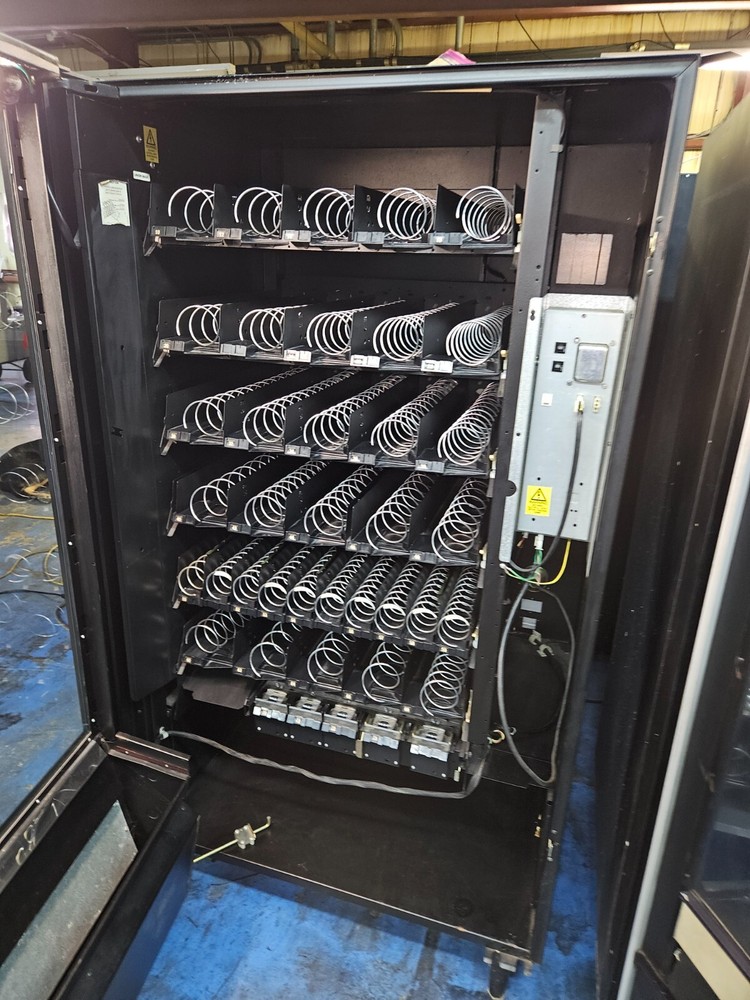 MDB AP Automatic Products Studio 3, 5-Wide 6-Shelf Snack Machine Vending Machine