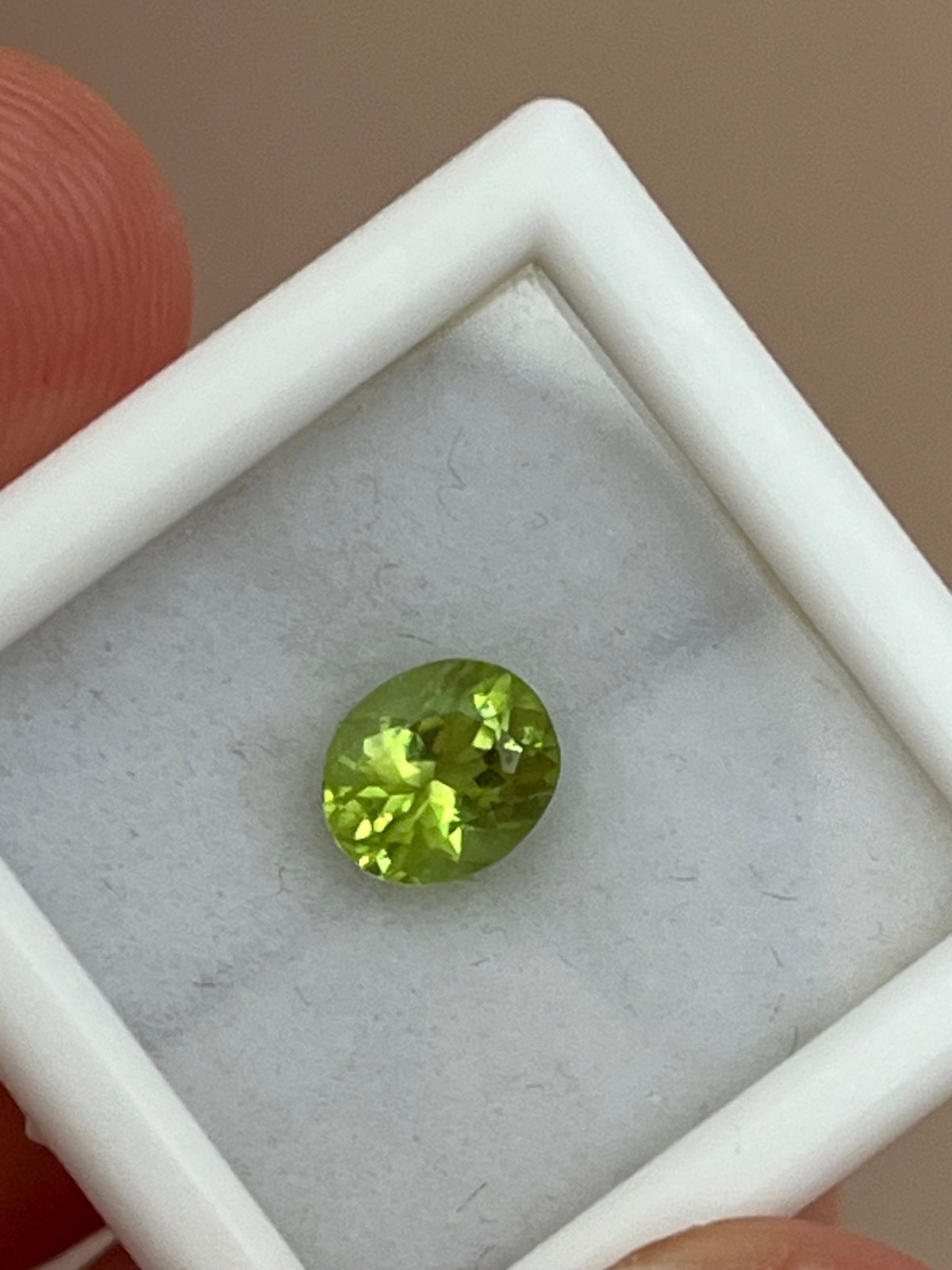 1.30ct Green San Carlos Gila Co. Arizona Peridot w/ LILLY PAD MARKS TYPE 2 GRADE