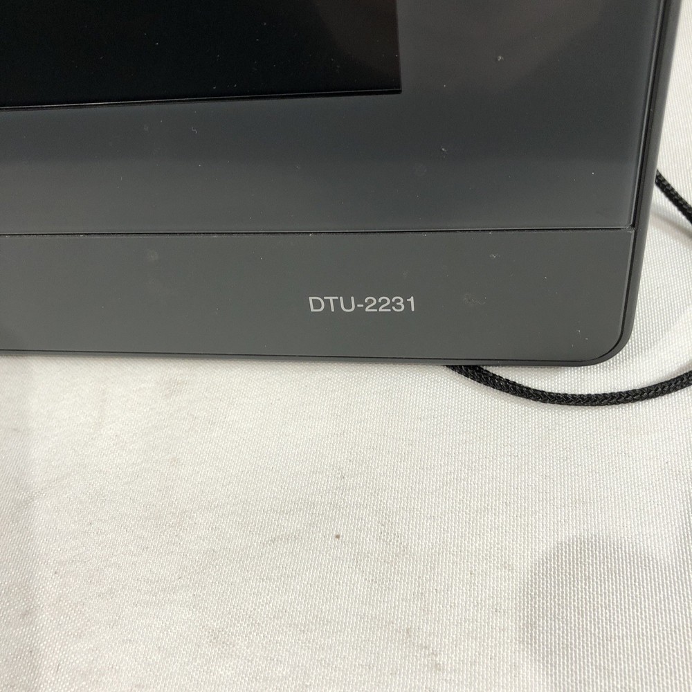 WACOM DTU-2231 Graphics Drawing Tablet 21.5" Interactive Display + STYLUS & PSU