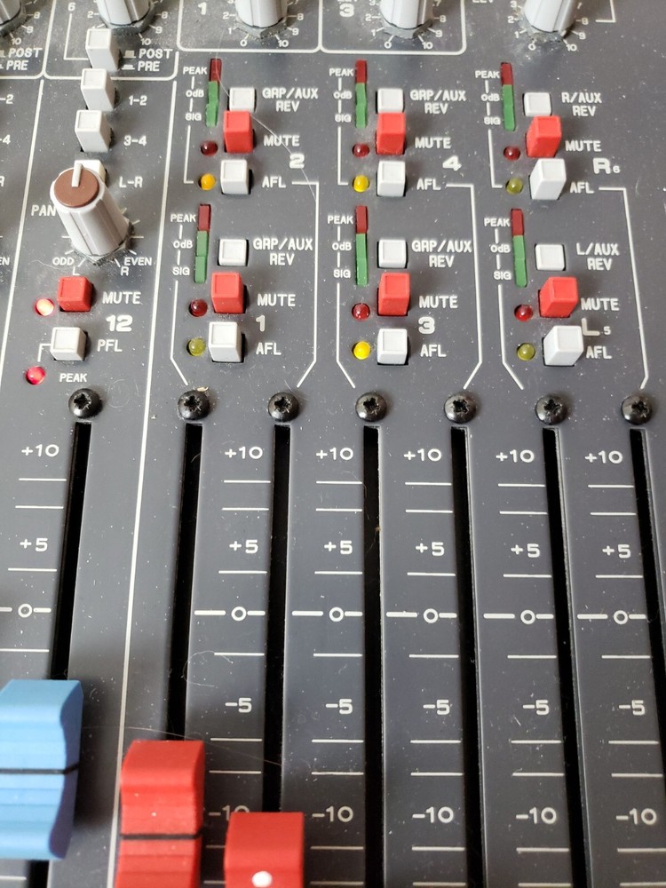 Allen & Heath GL2, Multi-Function 4-Group Audio Mixer For Parts