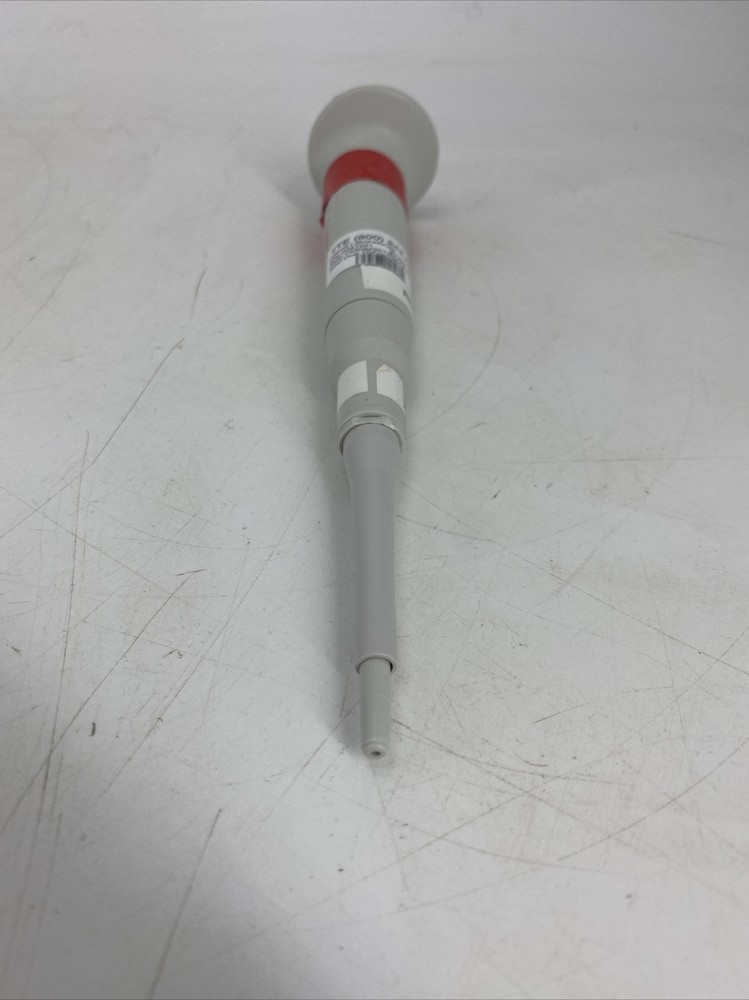 Eppendorf Reference 100 µL Single Channel Pipette 2047221