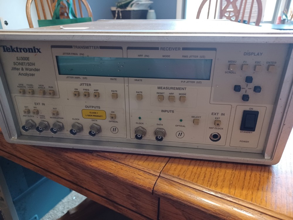 TEKTRONIX SJ300E SDH/SONET JITTER & WANDER ANALYZER - NOT WORKING!