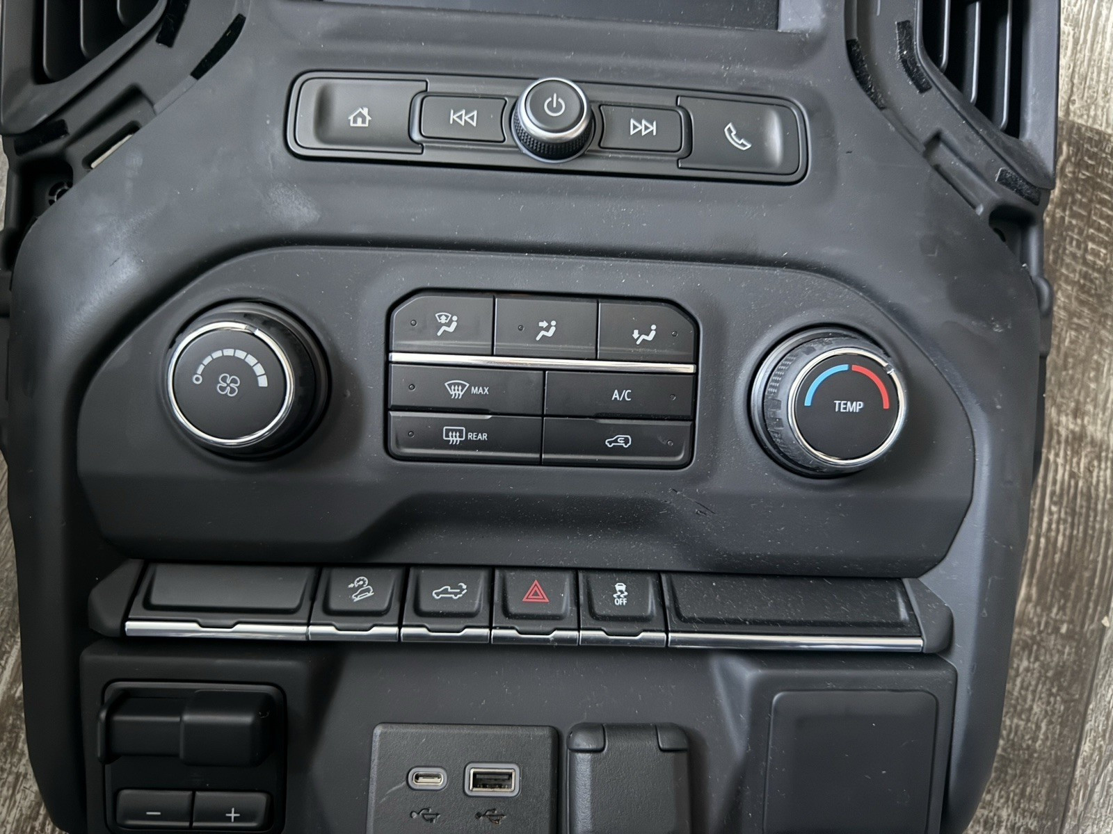 2021 CHEVY SILVERADO 2500 RADIO CONTROL PANEL 8" DISPLAY 84542734 HEAT/AC DASH