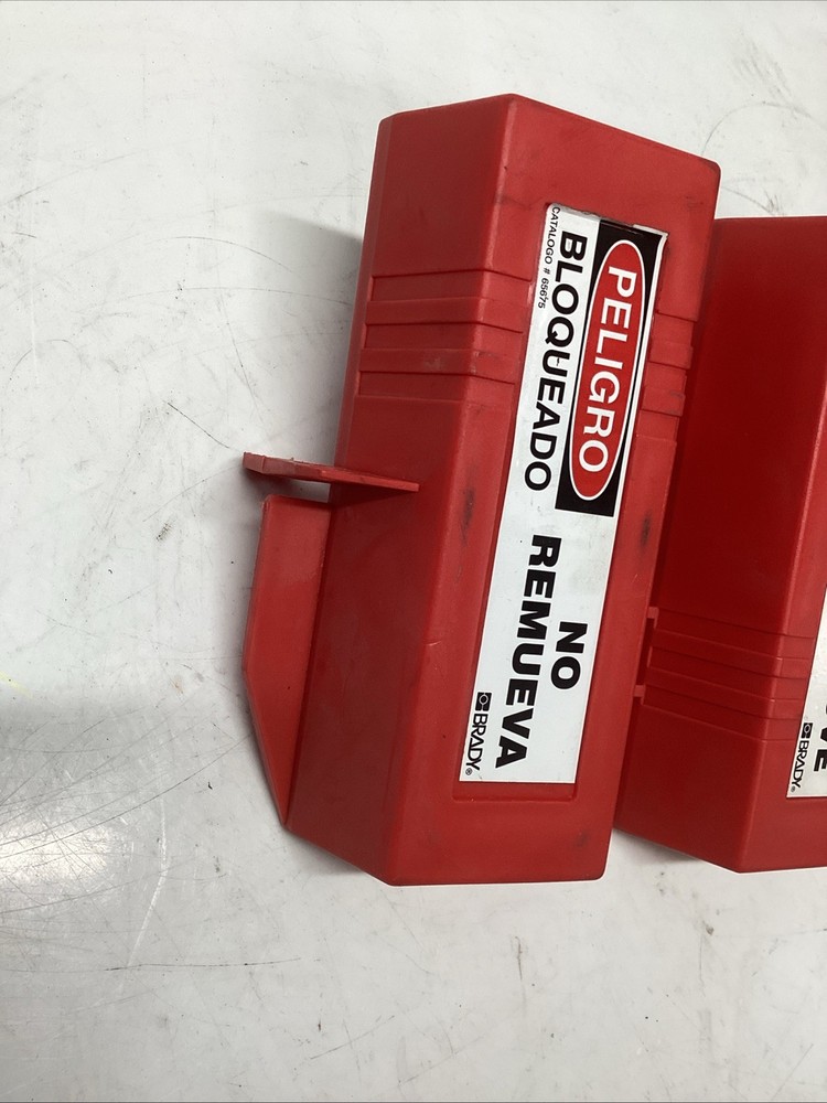 Brady 65675 Plug Lockout. U-699