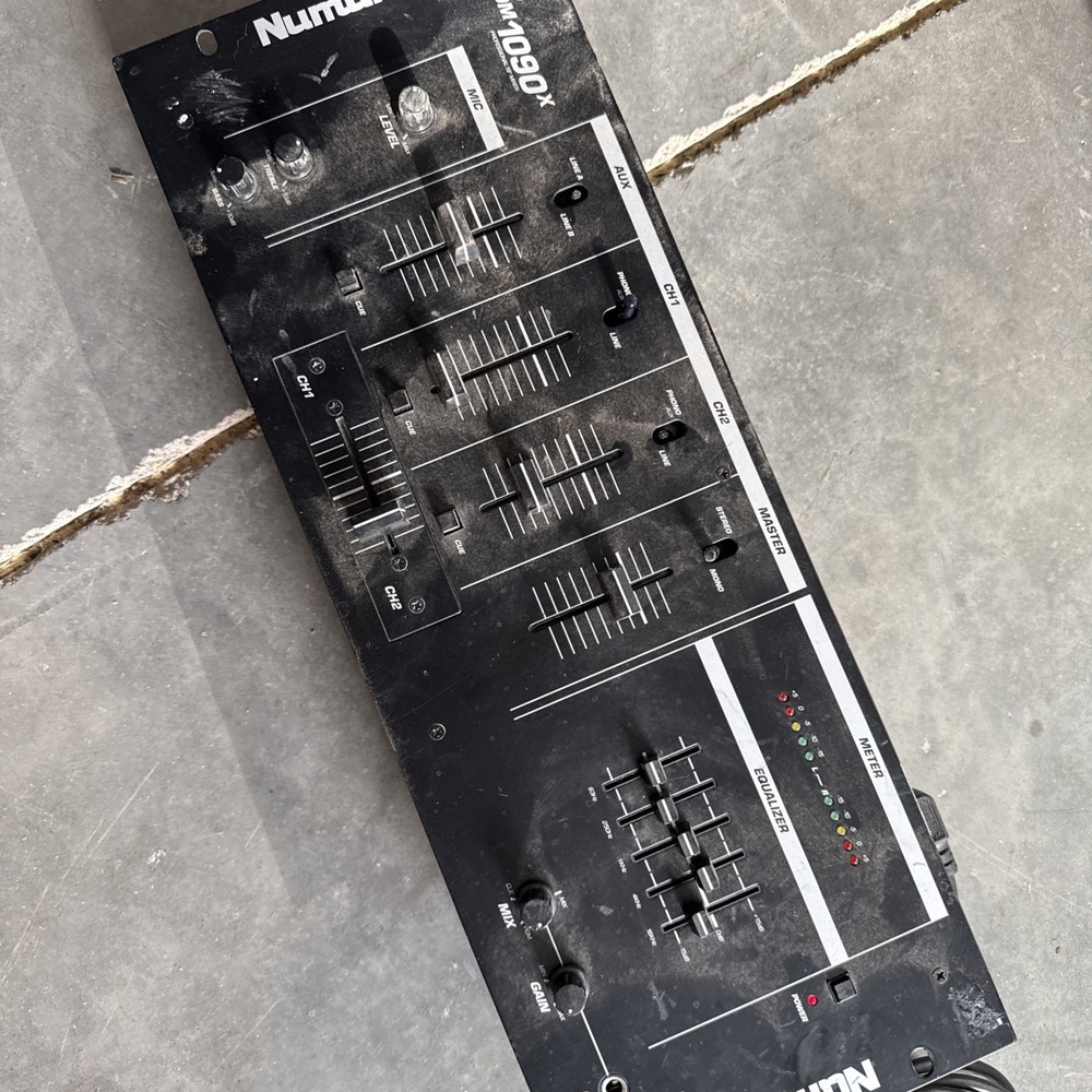 Numark DM 1090X Professional 19” DJ Mixer - 2 Knobs Missing Powers On