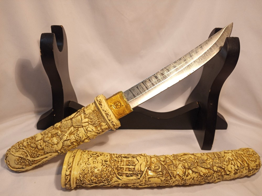 7.5'' SAMURAI STYLE DAGGER with decorative sheath