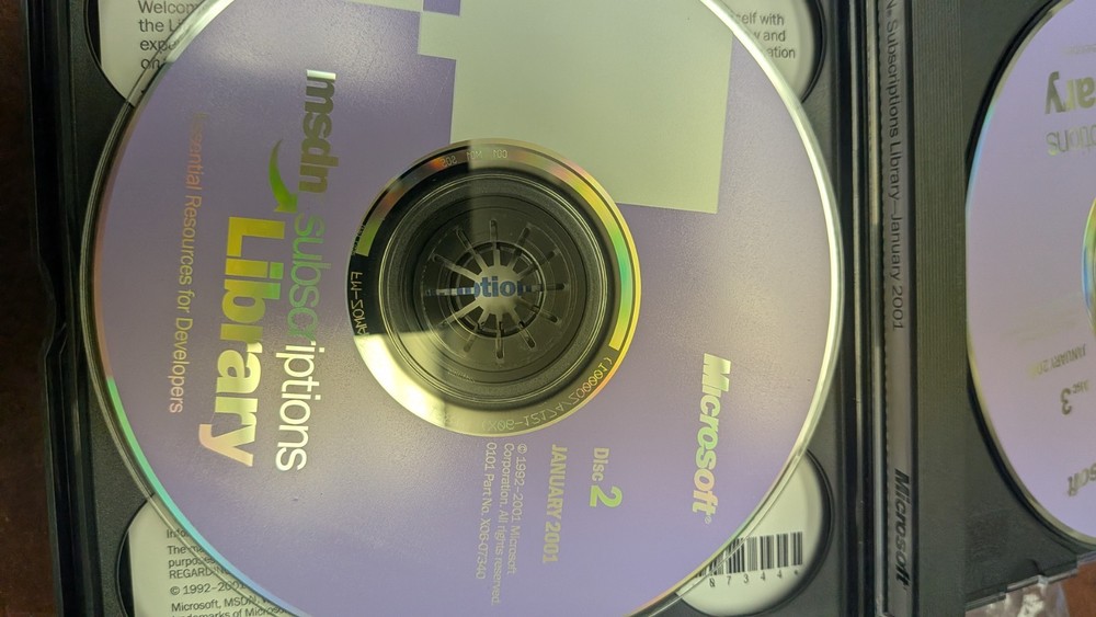 Microsoft MSDN Subscription Library January 2001 Complete Shipment Whistler