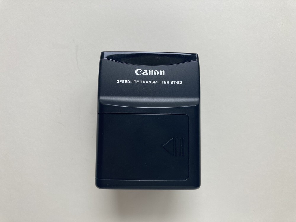 Canon Speedlite Transmitter ST-E2 with Case