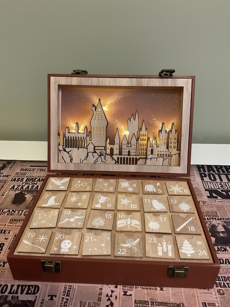 Harry Potter Case  Advent Clendar With Lights