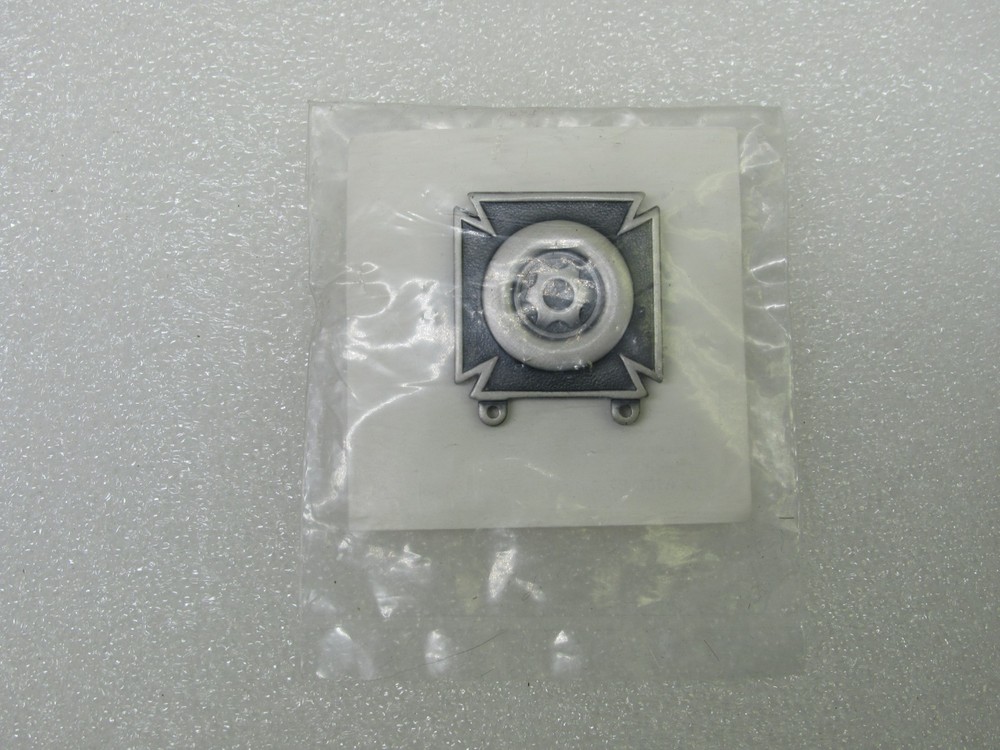 US Army Basic Driver & Mechanic Qualification Badge New & Sealed In Bag Desert