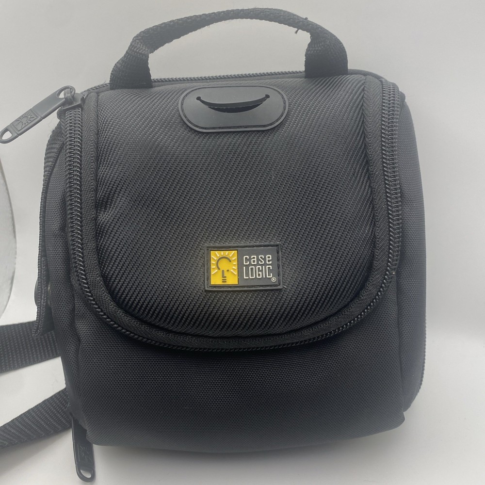 Case Logic CD Case Black Nylon Carrying Case w/Handle And Strap